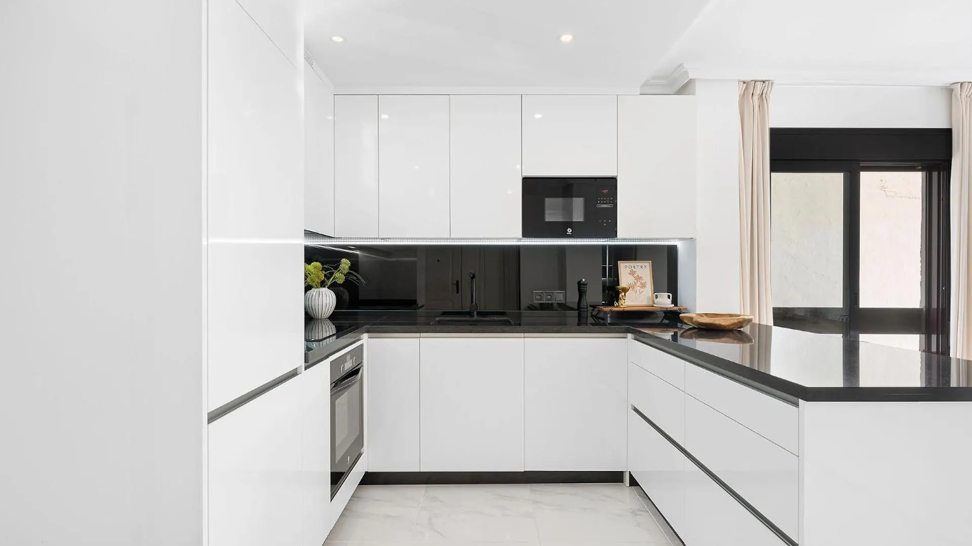 La Maestranza - Luxury Renovated Apartment Марбелья